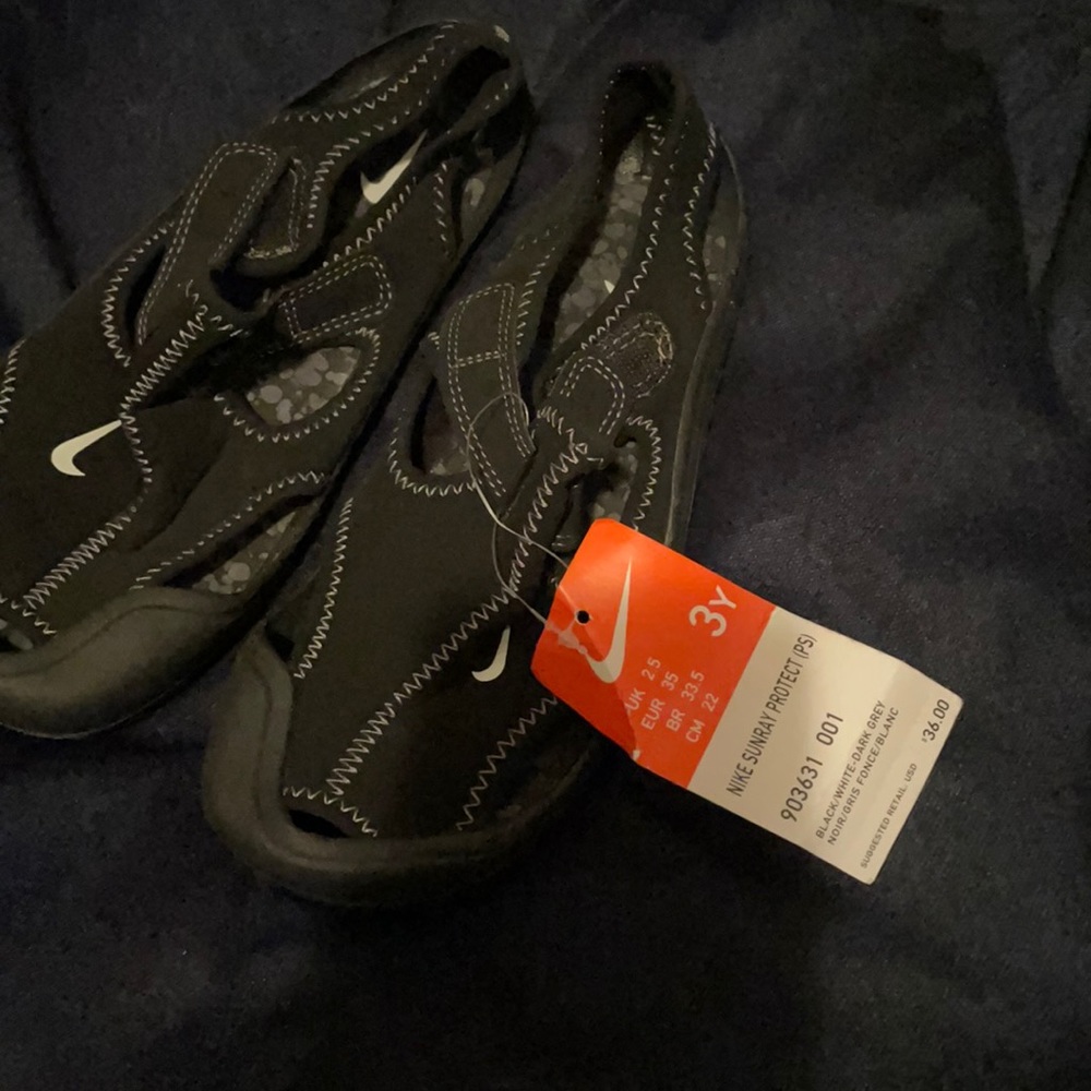 Kids Nike Sunray Protect sandals NWT size 3